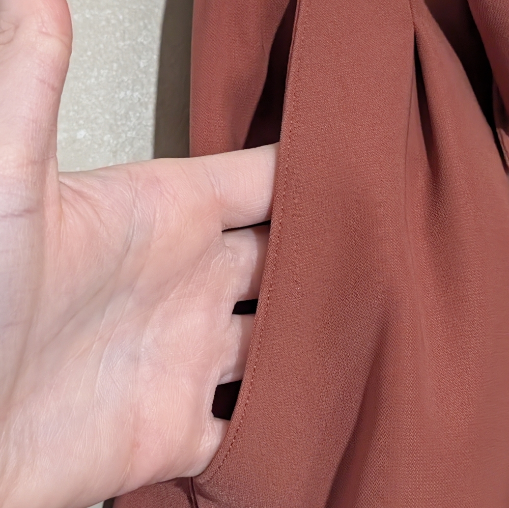 Lululemon Noir Skirt Rustic Clay, Size:6 - Picture 4 of 6